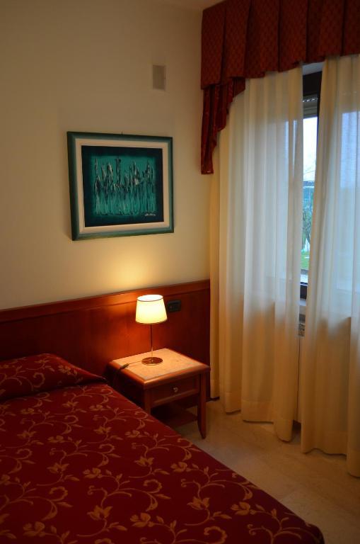 Hotel Olioso Peschiera del Garda Zimmer foto