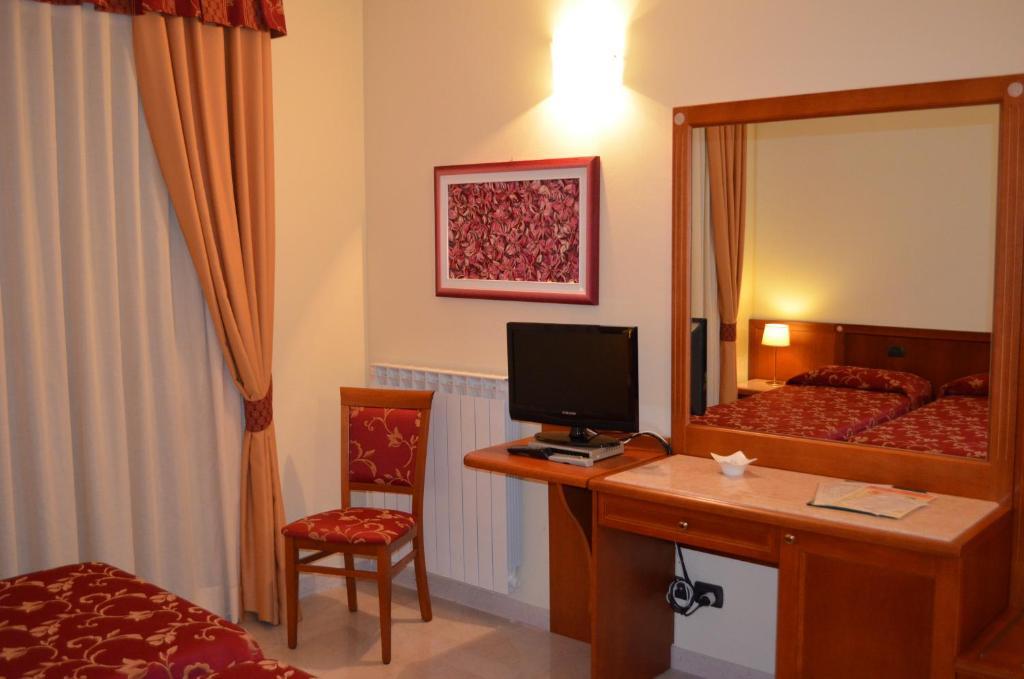 Hotel Olioso Peschiera del Garda Zimmer foto