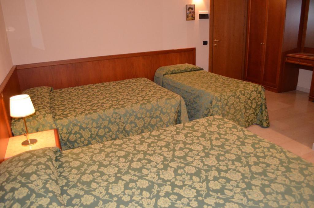 Hotel Olioso Peschiera del Garda Zimmer foto