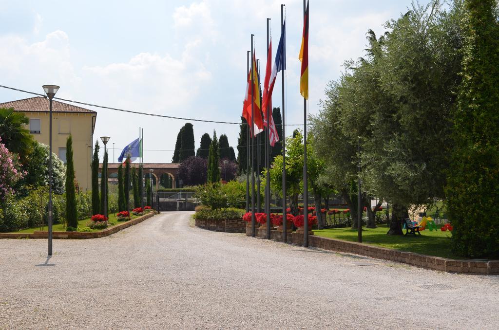 Hotel Olioso Peschiera del Garda Exterior foto